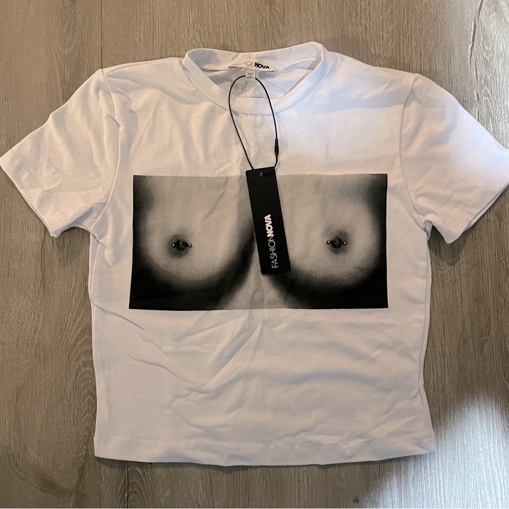Women’s Brand New Crop Top “ MAIN ATTRACTION” Fitted Tee